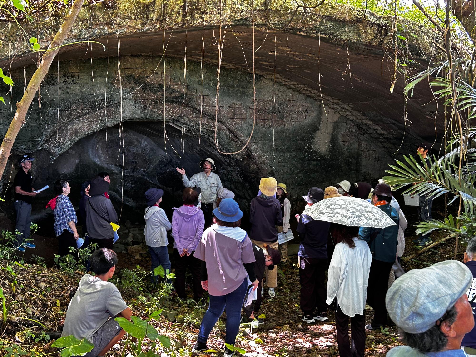 大浜の掩体壕